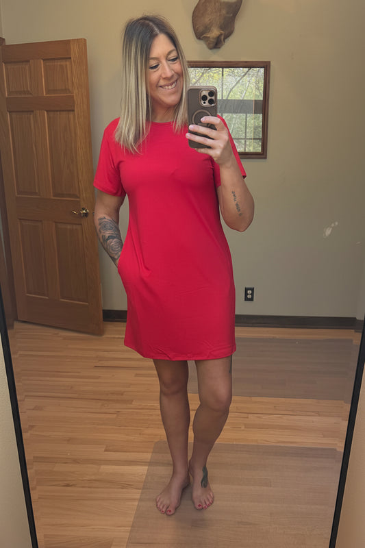 On The Go T-Shirt Dress With Pockets in Red